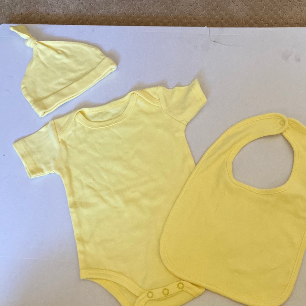 Onesie bib and hat